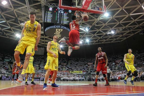 水和坚持 水和坚持