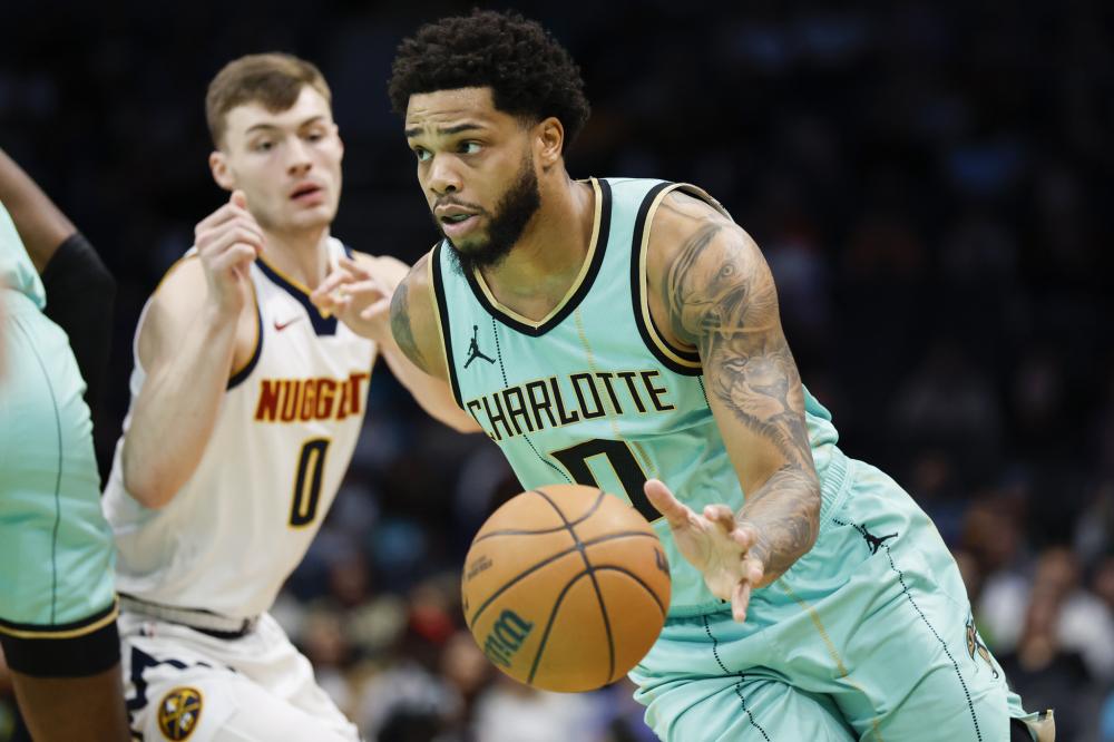 与球之间的 与球之间的